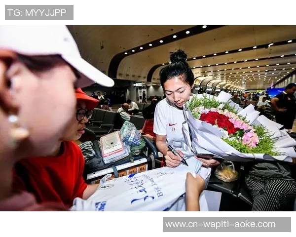 欢迎回家！ 3000多球迷迎候南通队归来